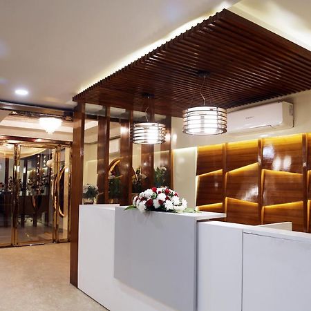 Awadh Inn Noida Exterior foto